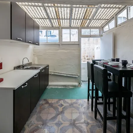 Kampnar Living Guest house Valletta