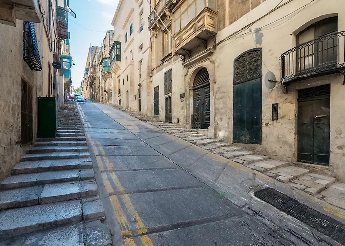 Kampnar Living 3* Valletta